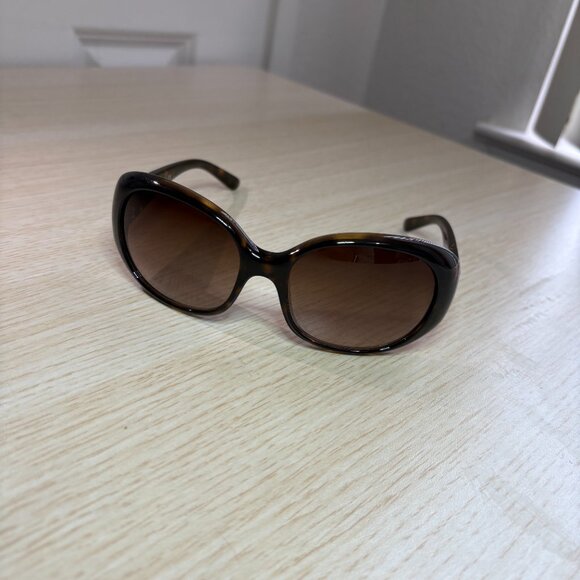 Authentic Prada Oval Sunglasses – Classic Tortoise Frame main image 4
